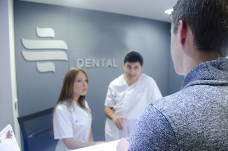 遅れて気付く口腔崩壊の恐怖渋谷で歯医者に行かない人が後悔する未来